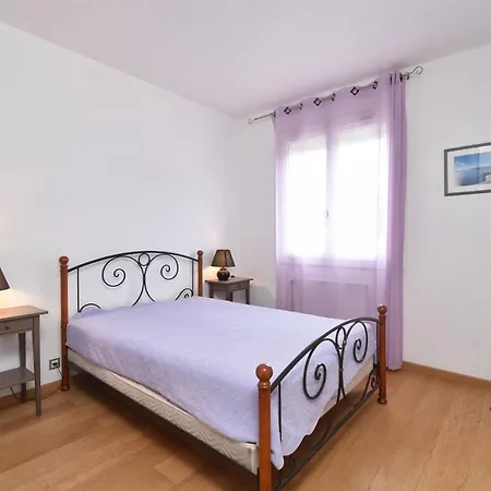 Holiday home Marina 6 Personnes Avec Appontement Grau Du Roi Le Grau-du-Roi