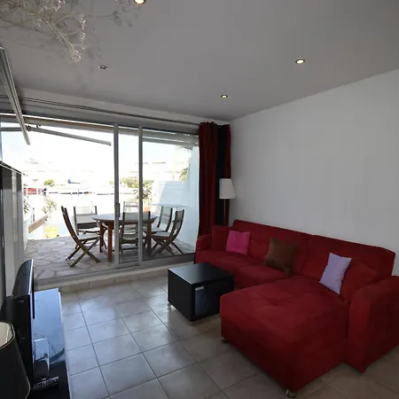 Marina 6 Personnes Avec Appontement Grau Du Roi Holiday home Le Grau-du-Roi