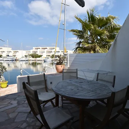 Marina 6 Personnes Avec Appontement Grau Du Roi Holiday home *